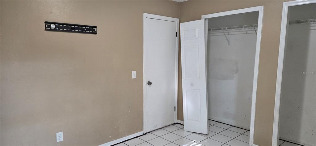 2530 Georgia Avenue, Unit B Sanford, FL 32773 - Photo 28 of 48 a view of a hallway