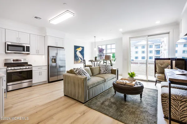 $3,300 | 298 Westwood Avenue, Unit 219, Long Branch, NJ 07740