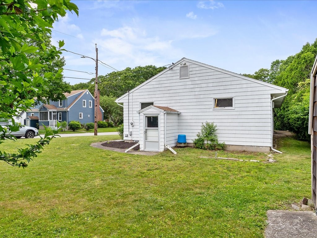 27 Top Street Westerly, RI 02891 - Photo 4 of 25 Gallery Image 4