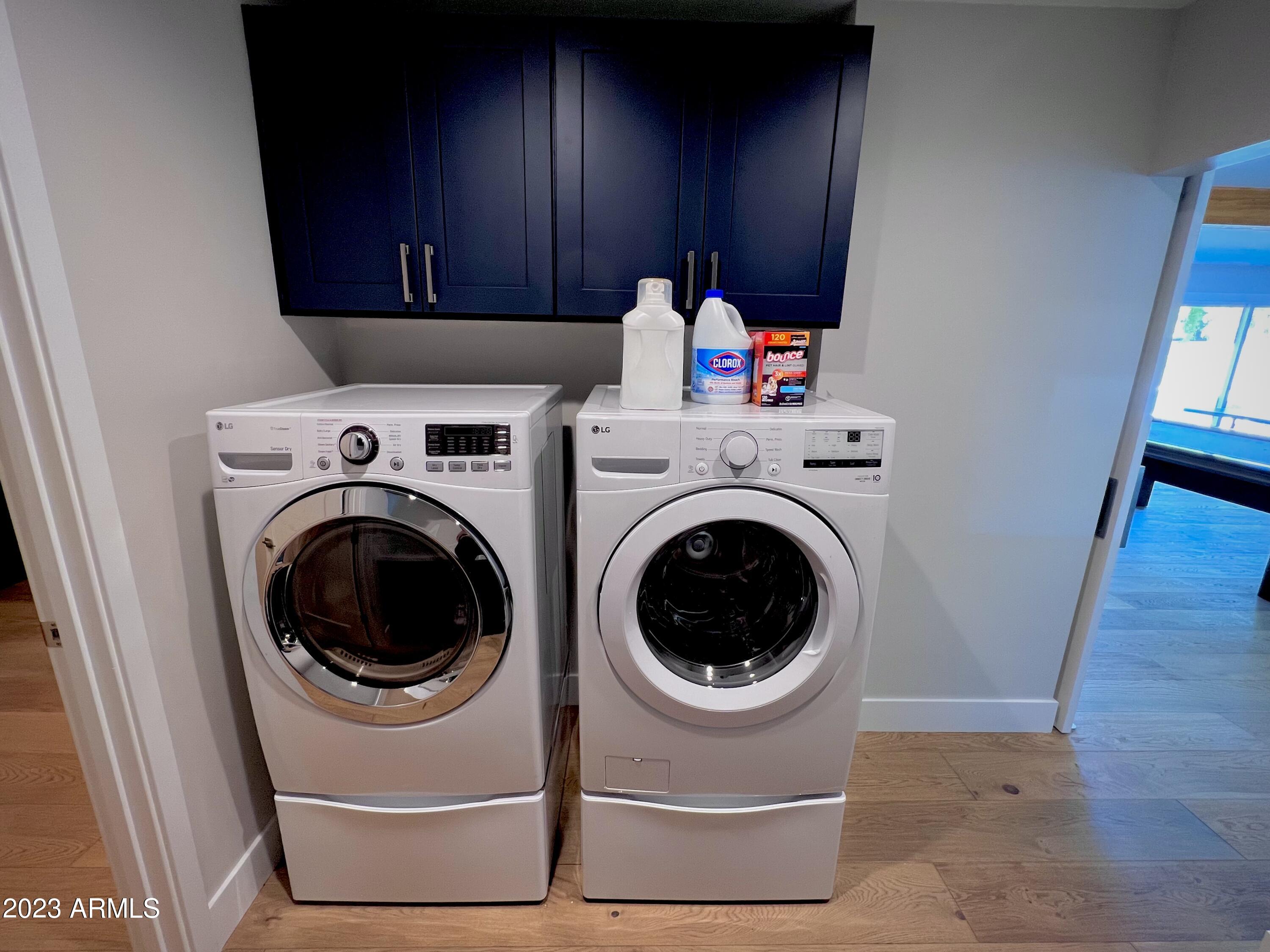 3318 East Onyx Avenue Phoenix, AZ 85028 - Photo 34 of 55 a utility room with dryer and washer