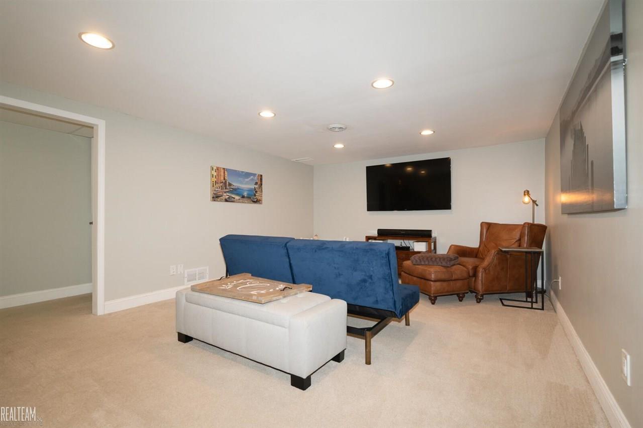 247 Winry Drive Rochester Hills, MI 48307 - Photo 35 of 44