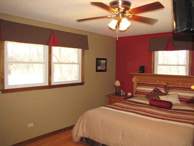 40W899 Russell Road Elgin, IL 60124 - Photo 12 of 22