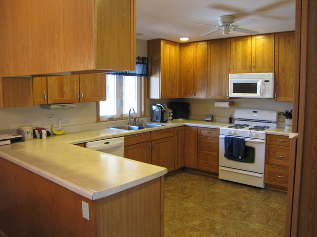 40W899 Russell Road Elgin, IL 60124 - Photo 9 of 22