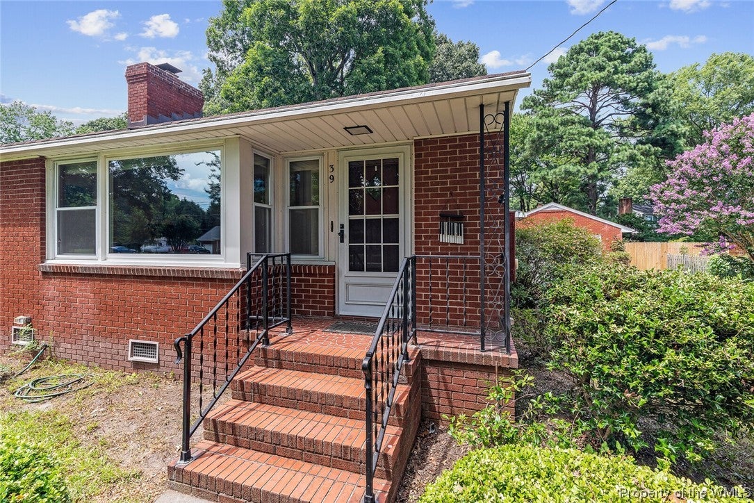 39 Groome Road Newport News, VA 23601 - Photo 3 of 34 Gallery Image 3