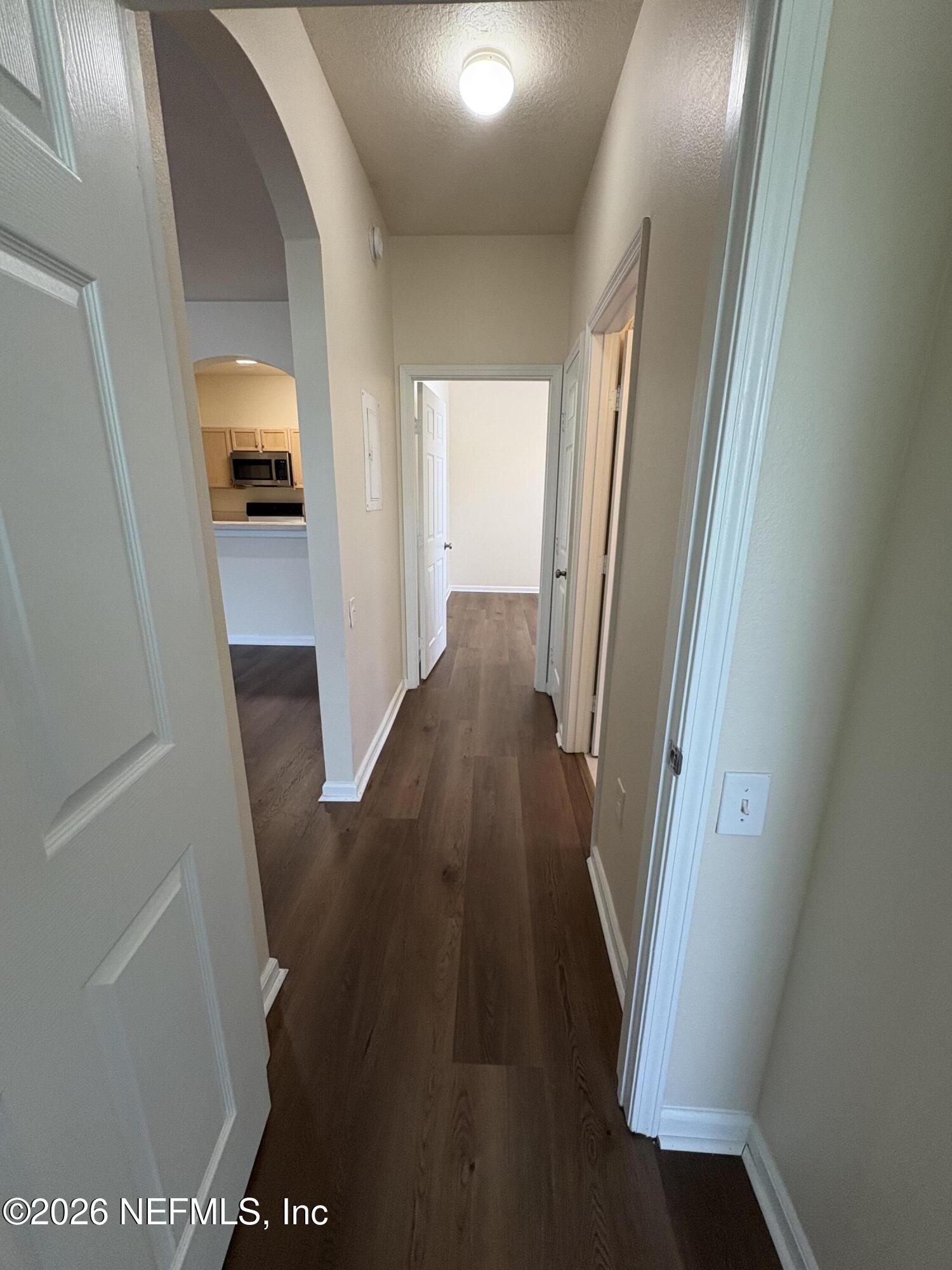 10550 Baymeadows Road, Unit 806 Jacksonville, FL 32256 - Photo 23 of 34 Hallway
