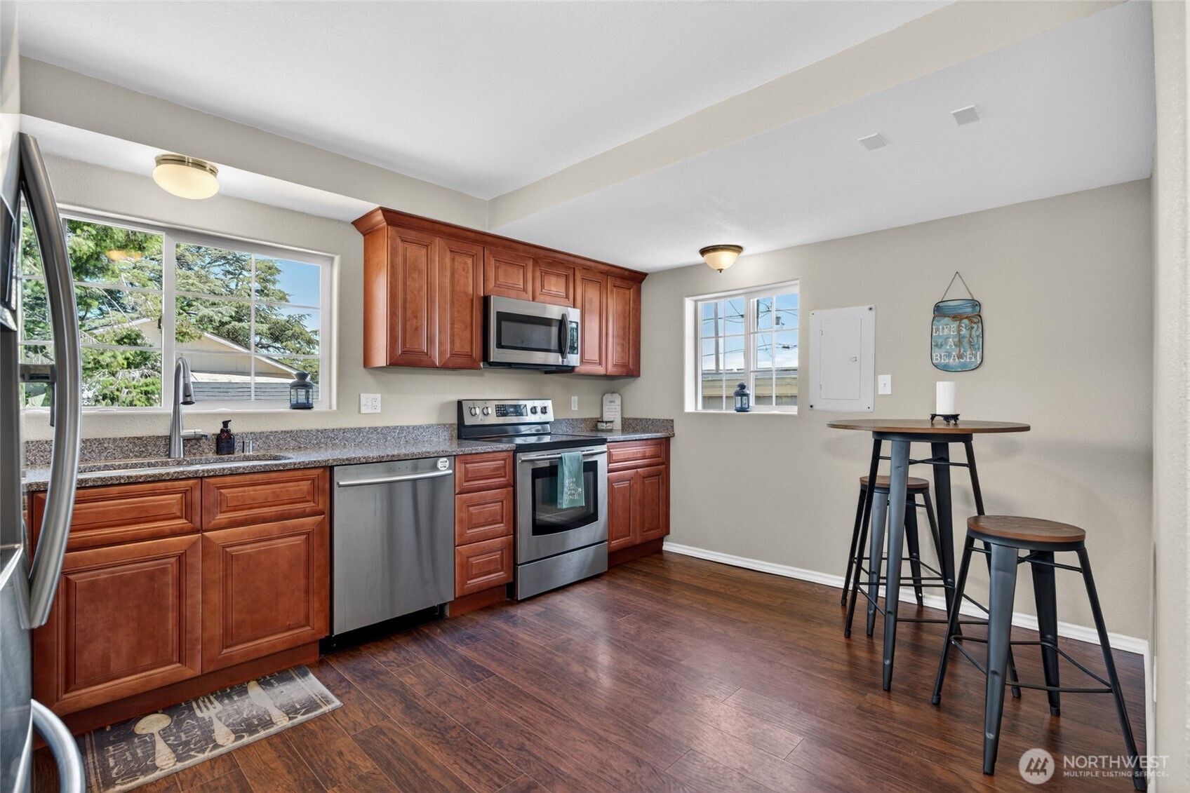 1209 36th Street Seaview, WA 98644 - Photo 5 of 31