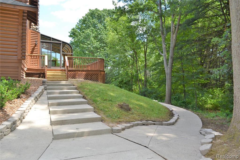 6556 Crooked Lake Road Brighton, MI 48116 - Photo 29 of 34