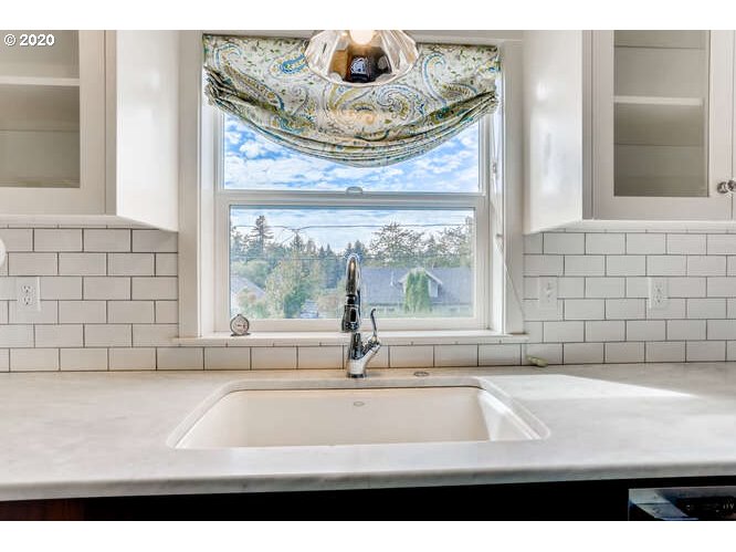 6614 Southwest Garden Home Road Portland, OR 97223 - Photo 13 of 30 Gallery Image 13