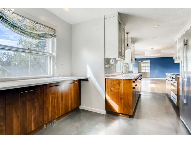 6614 Southwest Garden Home Road Portland, OR 97223 - Photo 15 of 30 Gallery Image 15
