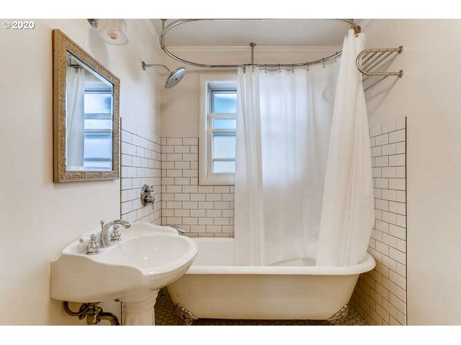 6614 Southwest Garden Home Road Portland, OR 97223 - Photo 19 of 30 Gallery Image 19