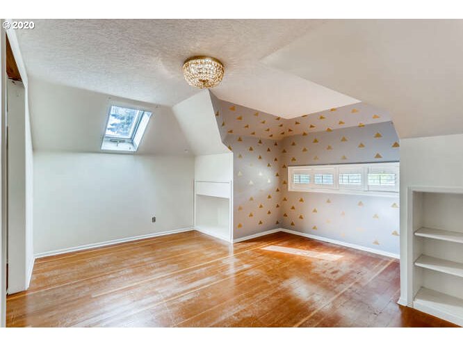 6614 Southwest Garden Home Road Portland, OR 97223 - Photo 21 of 30 Gallery Image 21