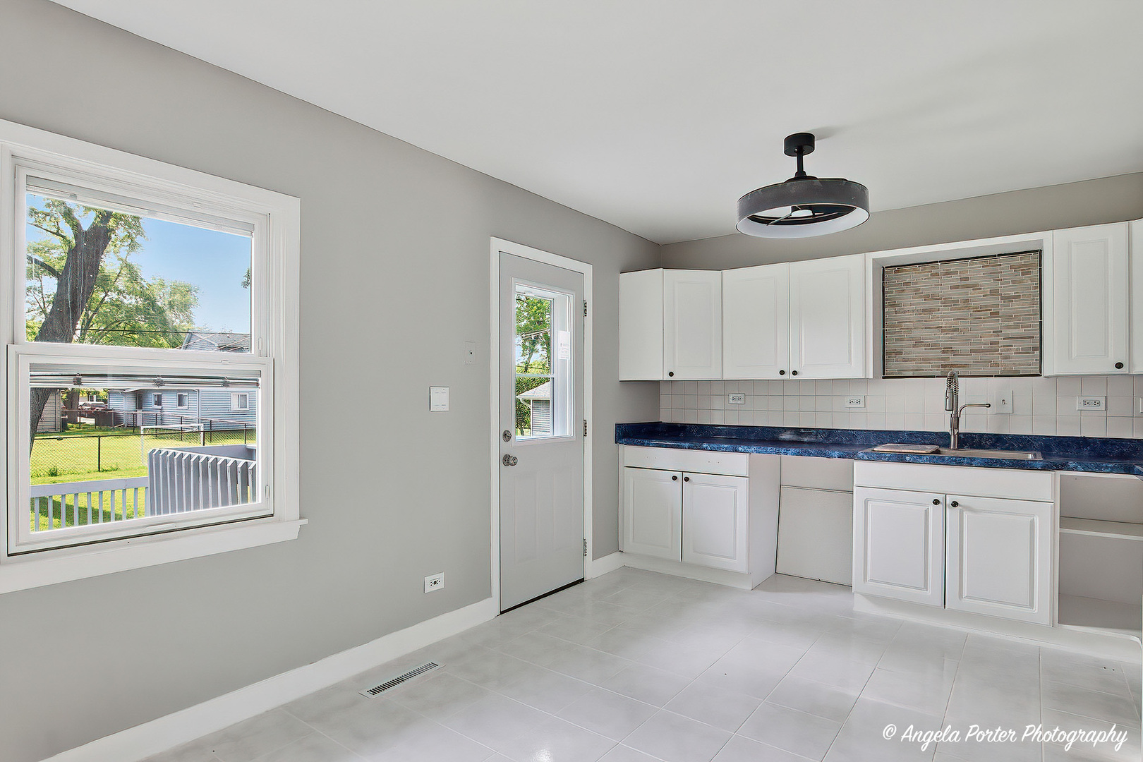 410 Willow Road Wauconda, IL 60084 - Photo 7 of 31