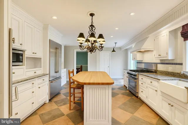 $780,000 | 2117 Pot Spring Road, Lutherville-Timonium, MD 21093