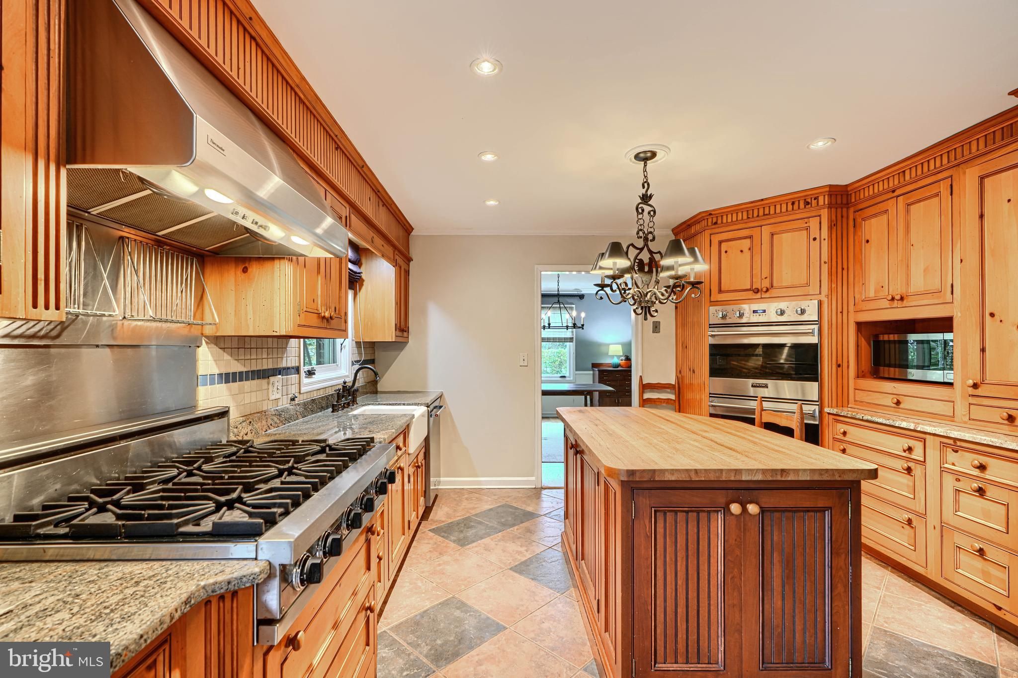 2117 Pot Spring Road Lutherville-Timonium, MD 21093 - Photo 6 of 55