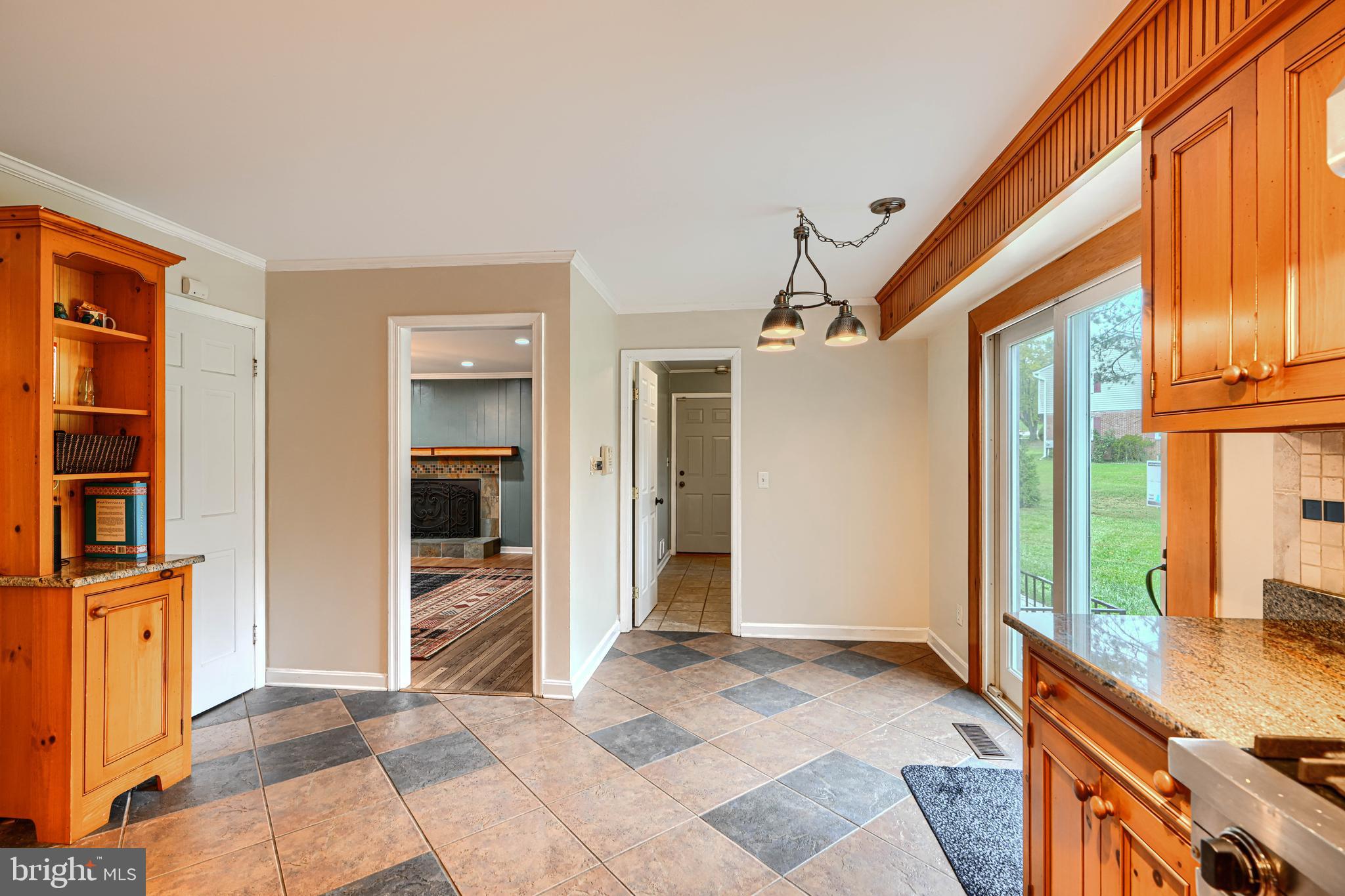 2117 Pot Spring Road Lutherville-Timonium, MD 21093 - Photo 9 of 55 Space for a table