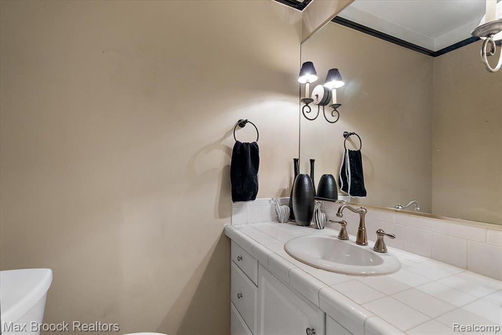 2085 Quarton Road Bloomfield Hills, MI 48301 - Photo 18 of 55