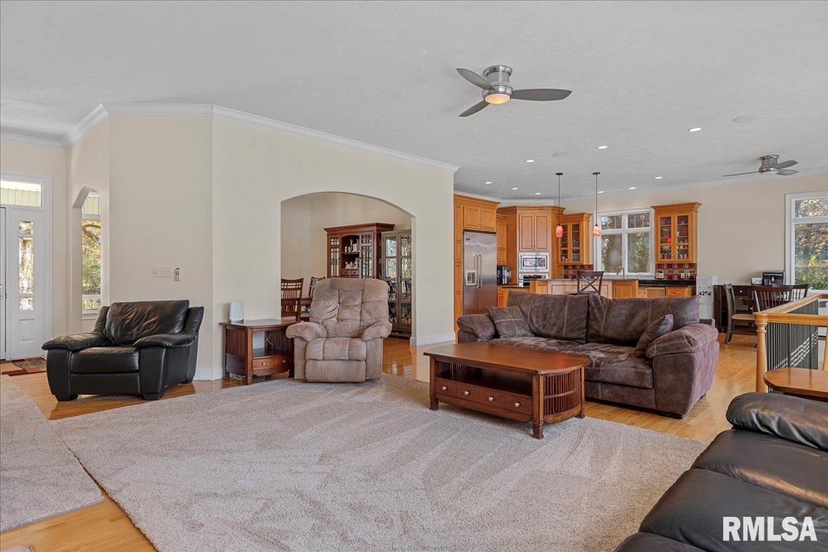 25 Oak Lane Springfield, IL 62712 - Photo 9 of 65 Gallery Image 9