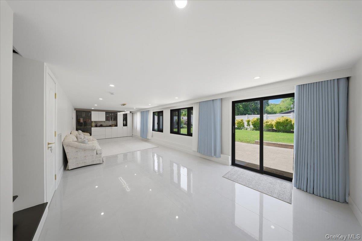 2 Elf Road Syosset, NY 11791 - Photo 25 of 32
