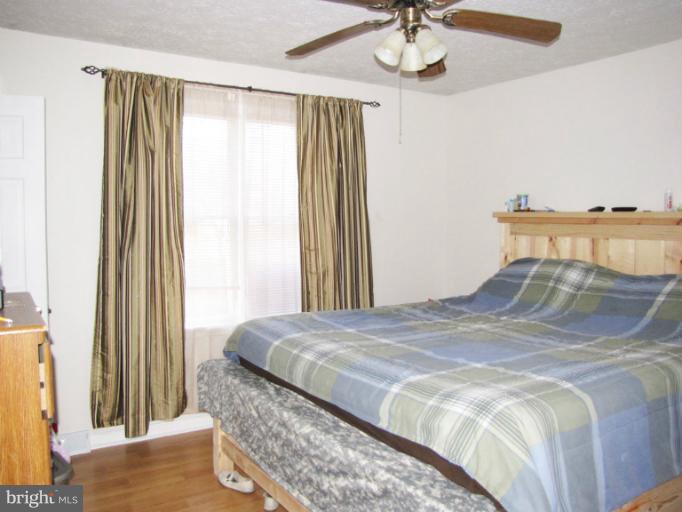 Bedroom (Master)