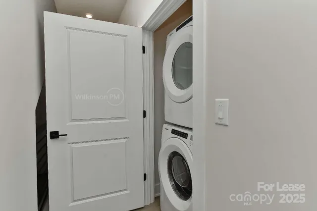 $2,250 | 2043 Clarksdale Drive, Charlotte, NC 28206