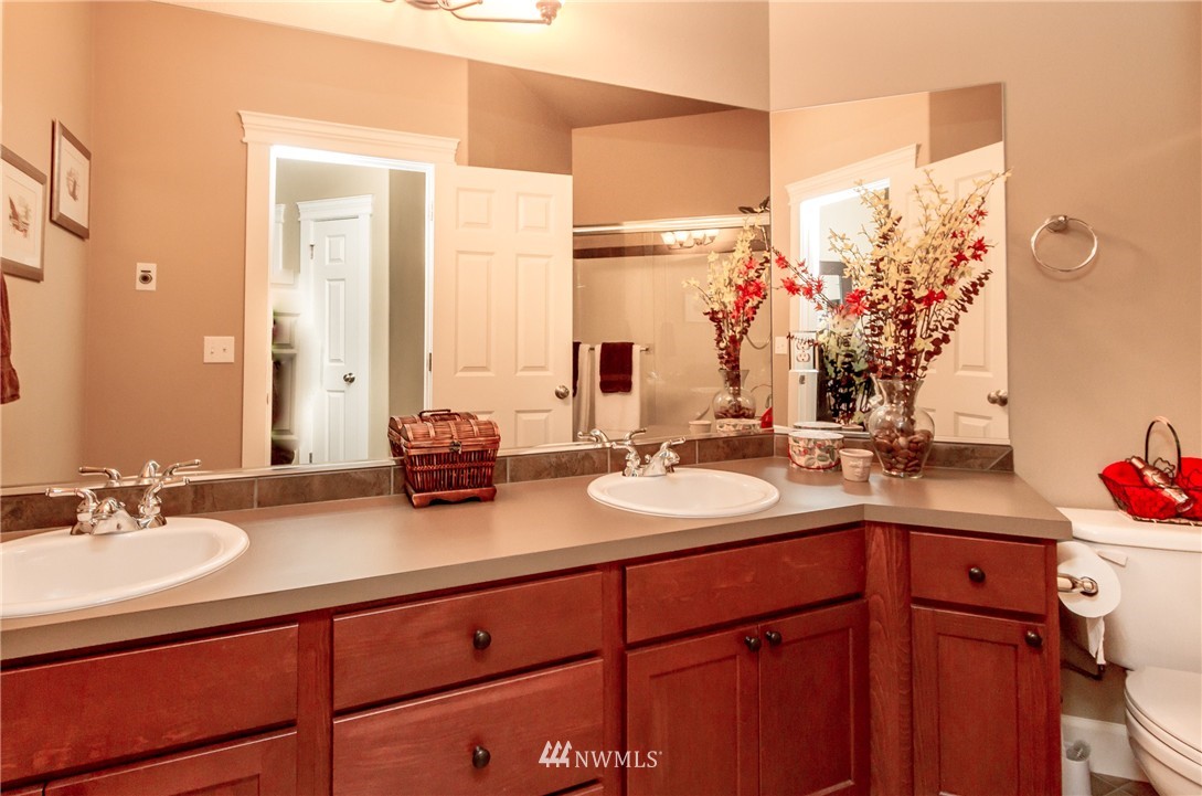 8223 178th Avenue Southwest Rochester, WA 98579 - Photo 6 of 25