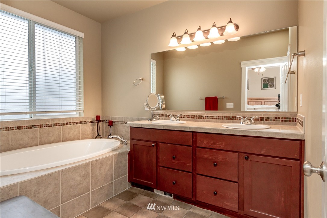8223 178th Avenue Southwest Rochester, WA 98579 - Photo 10 of 25