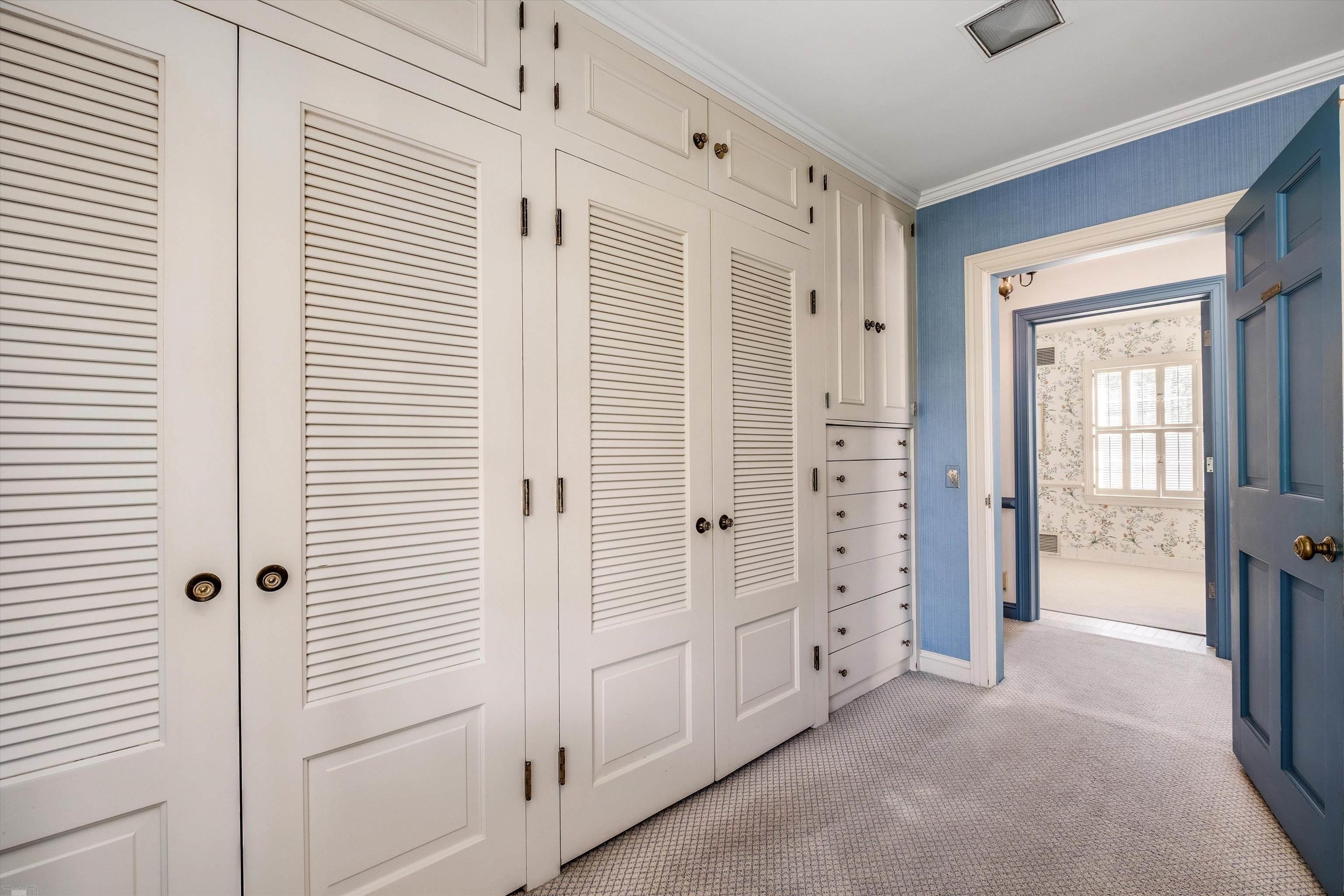 382 Provencal Road Grosse Pointe, MI 48236 - Photo 40 of 95 Primary Ensuite WIC #1