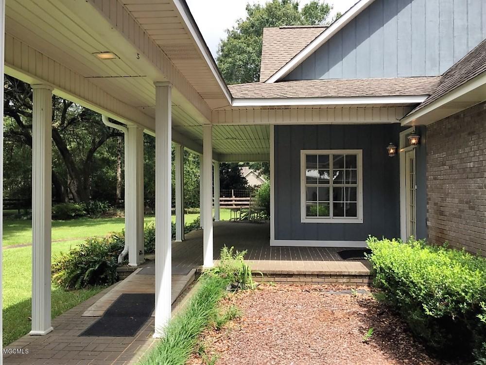 9115 Woolmarket Road Biloxi, MS 39532 - Photo 6 of 49 IMG_2100