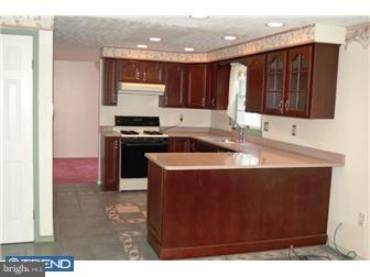 937 Lower Ferry Road Ewing, NJ 08628 - Photo 3 of 11 Gallery Image 3
