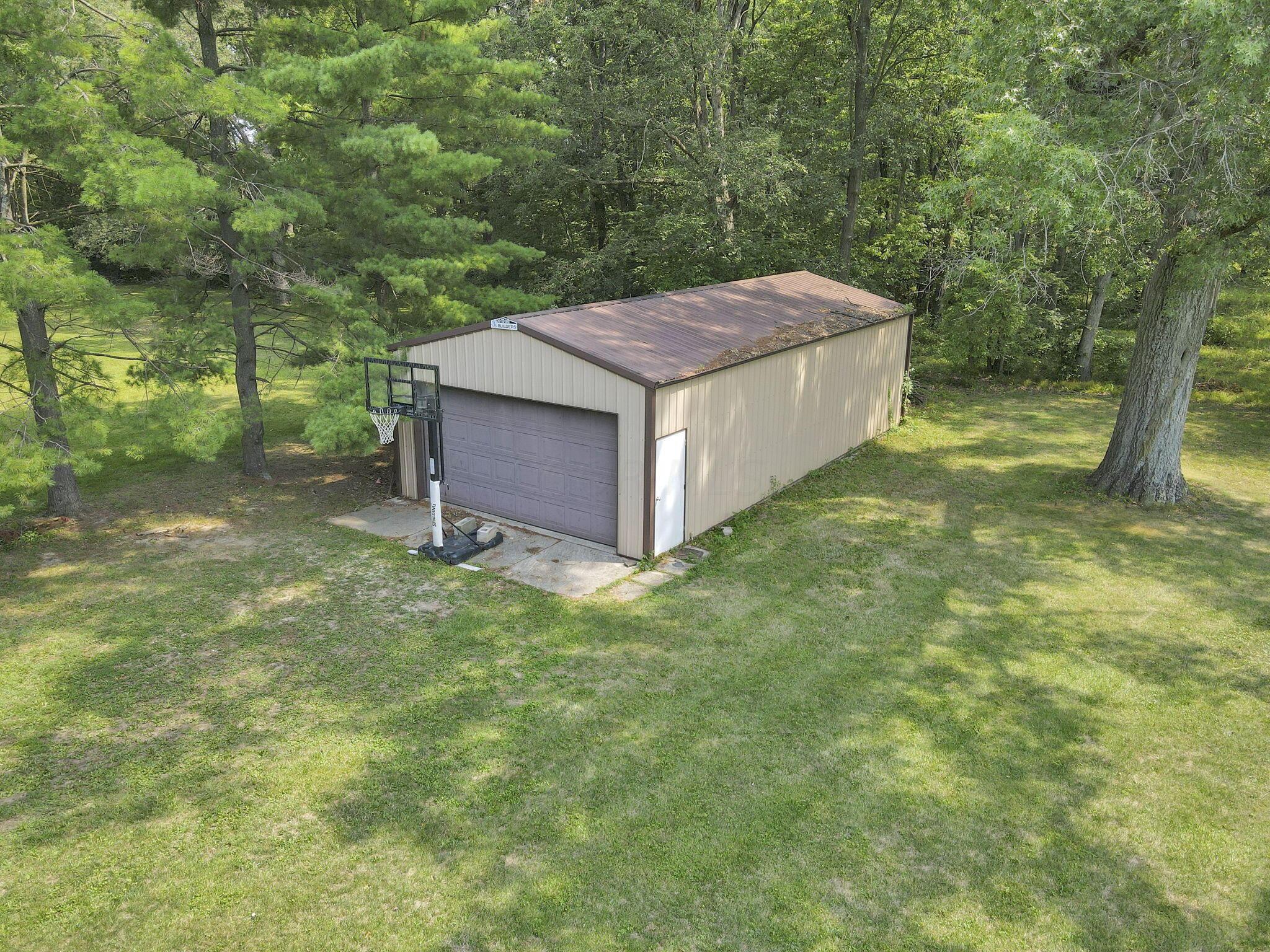 930 Hibbs Road Grove City, OH 43123 - Photo 29 of 45 20x40 garage
