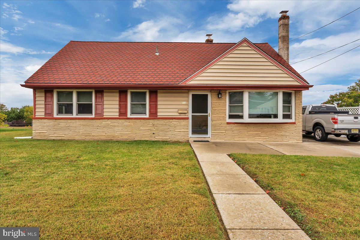 418 Westminster Road Wenonah, NJ 08090 - Photo 1 of 28 a front view of a house with garden