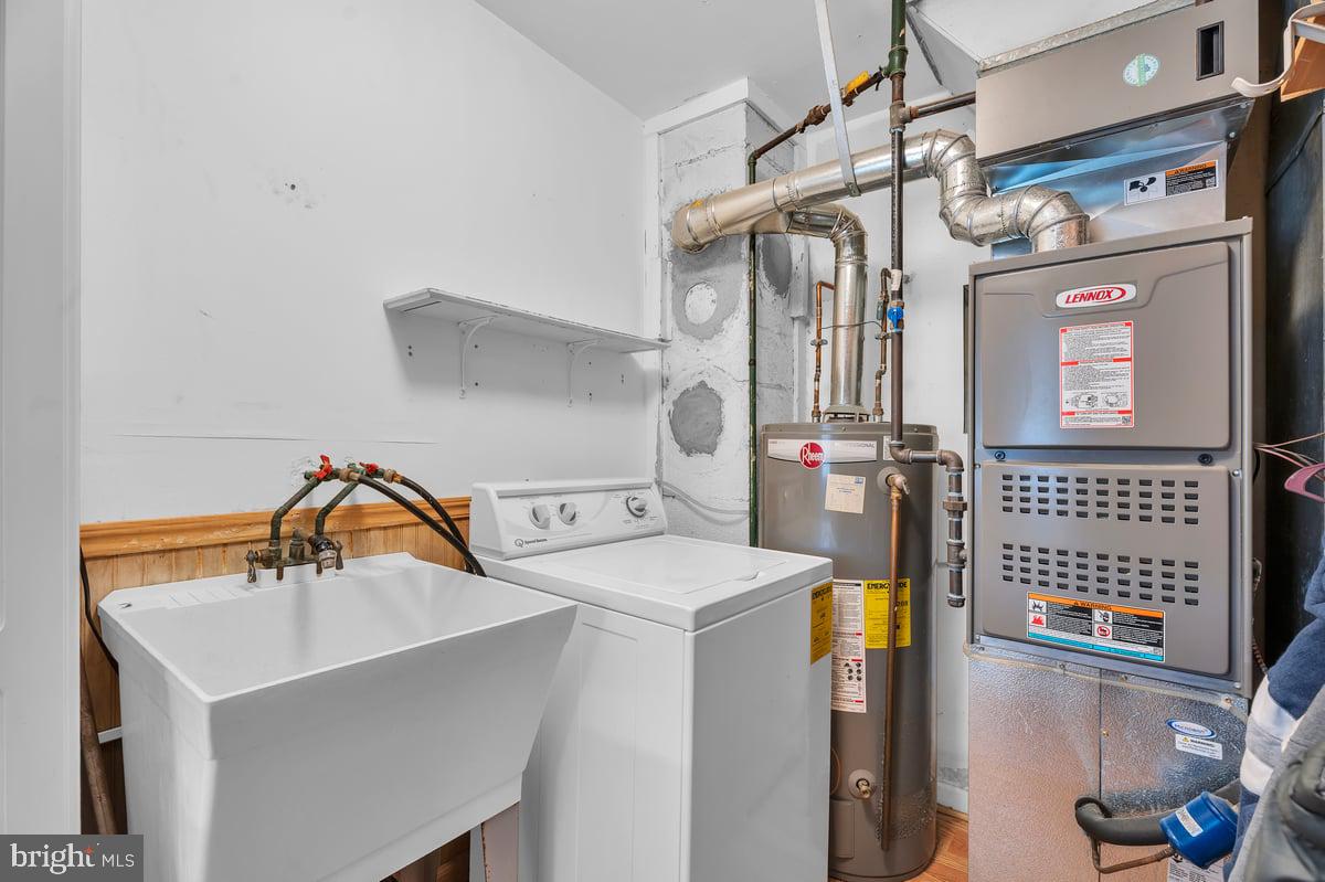 418 Westminster Road Wenonah, NJ 08090 - Photo 12 of 28 a utility room with dryer and washer