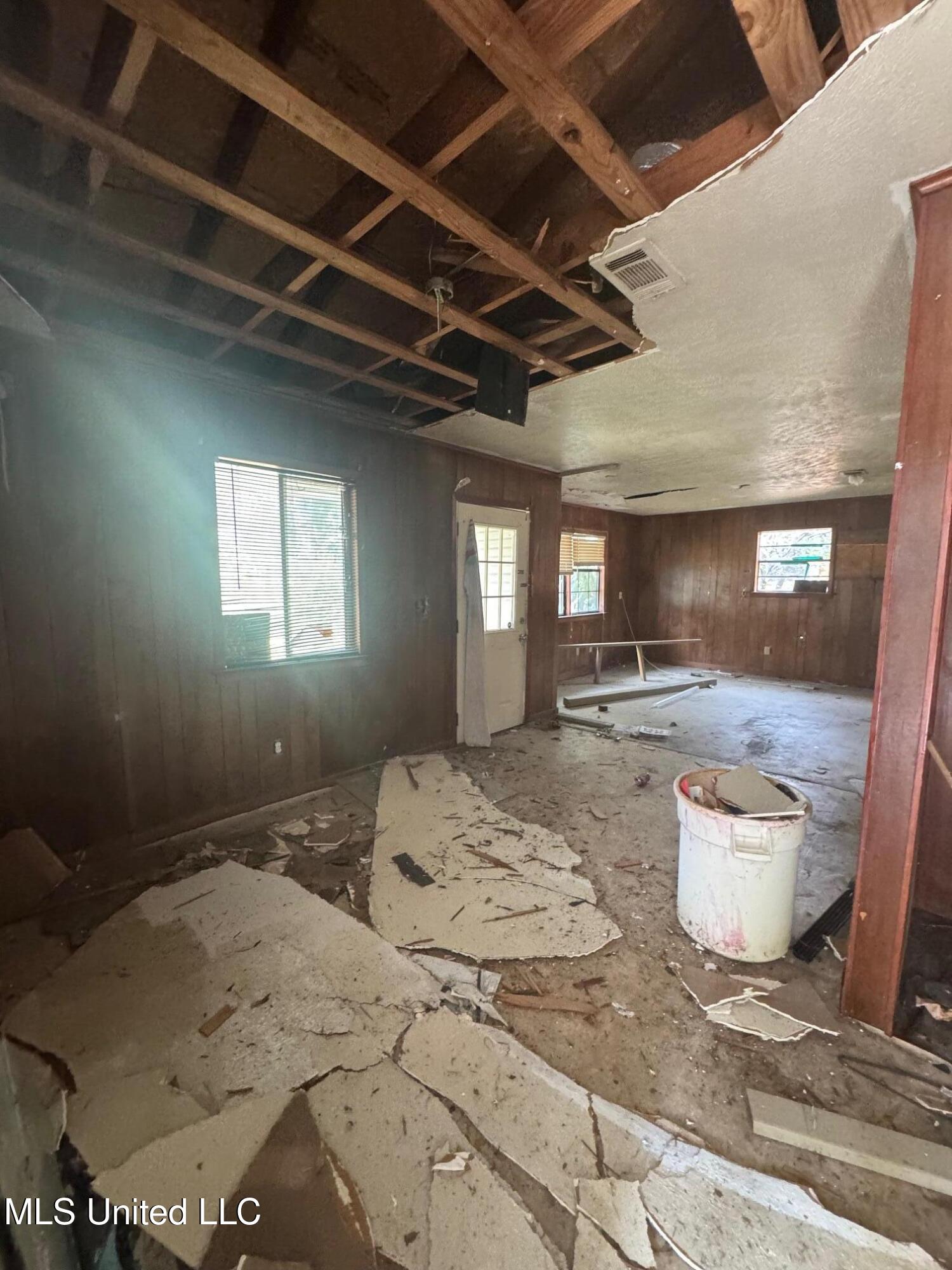 4326 Sunset Drive Jackson, MS 39213 - Photo 2 of 7 IMG_5982