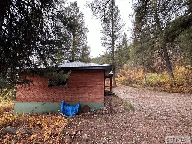 $299,000 | 6 Upper Coyote, Irwin, ID 83428