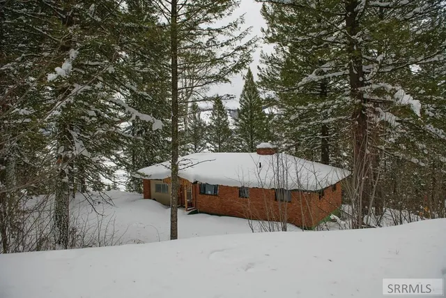 $299,000 | 6 Upper Coyote, Irwin, ID 83428