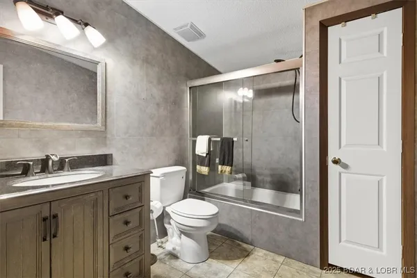 $385,500 | 163 Craig Field Drive, Linn Creek, MO 65052