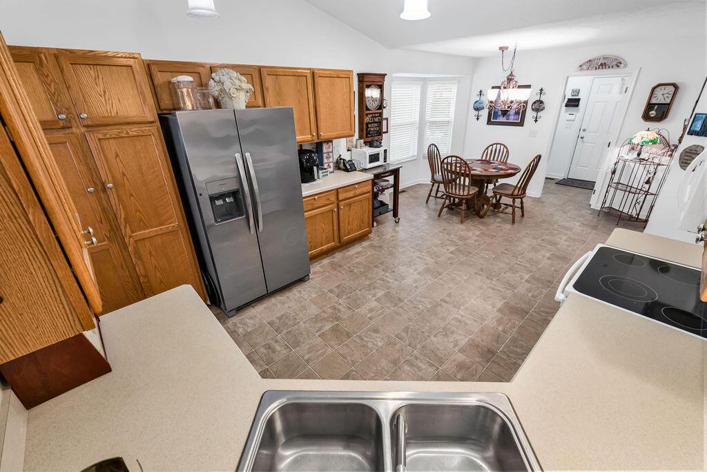 6376 Sumner Loop Dublin, OH 43016 - Photo 14 of 36 Kitchen Pass thru opening