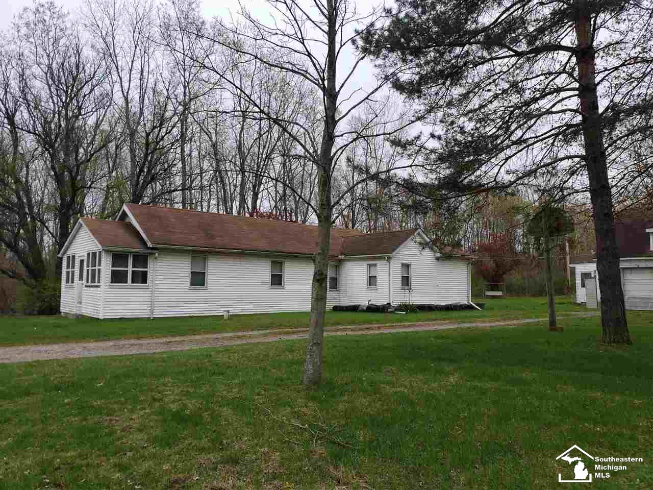 16445 Ida Center Road Petersburg, MI 49270 - Photo 2 of 10 50039473-1.JPG