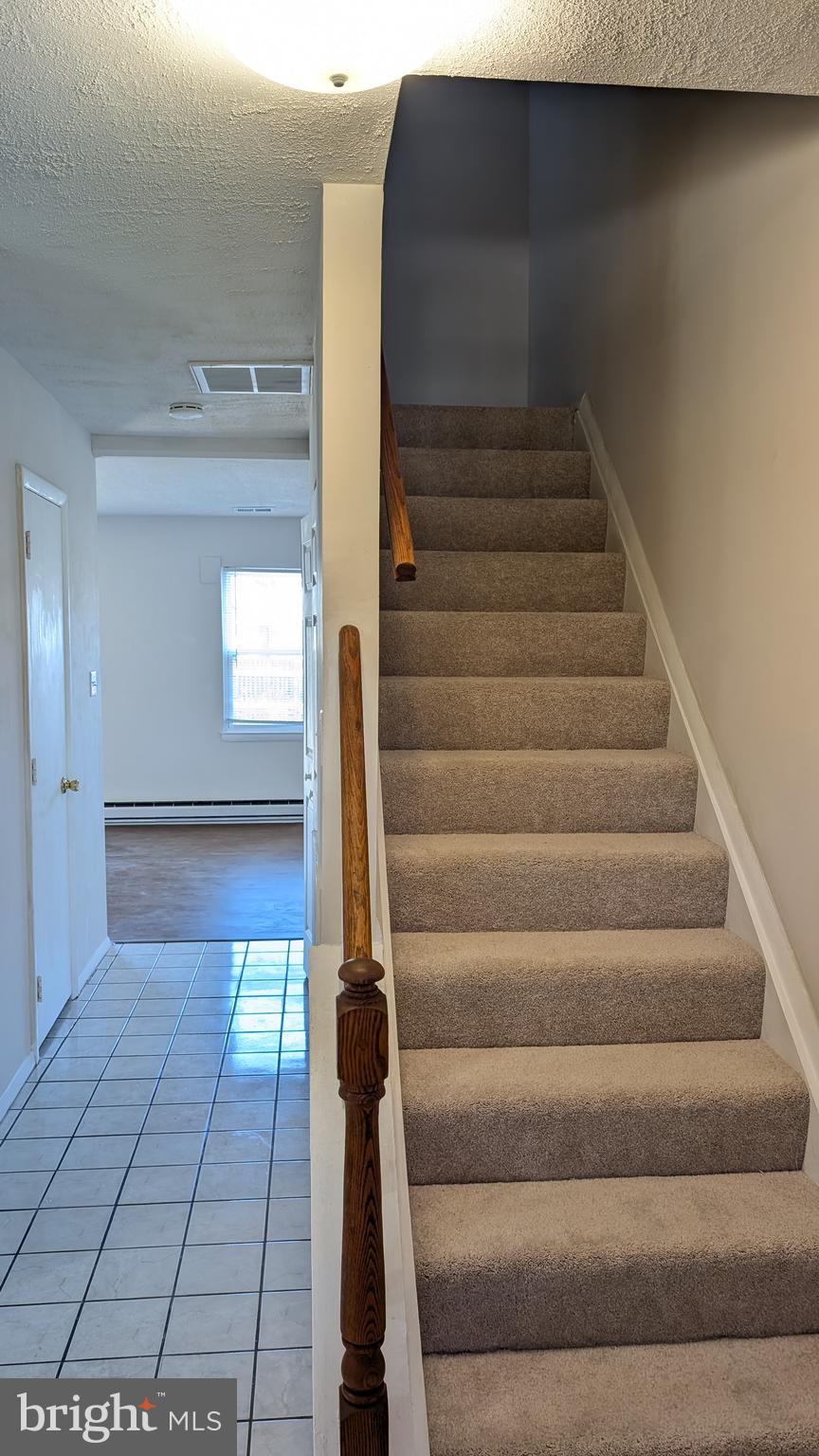 43 Vienna Court Frederick, MD 21702 - Photo 4 of 38 a view of entryway