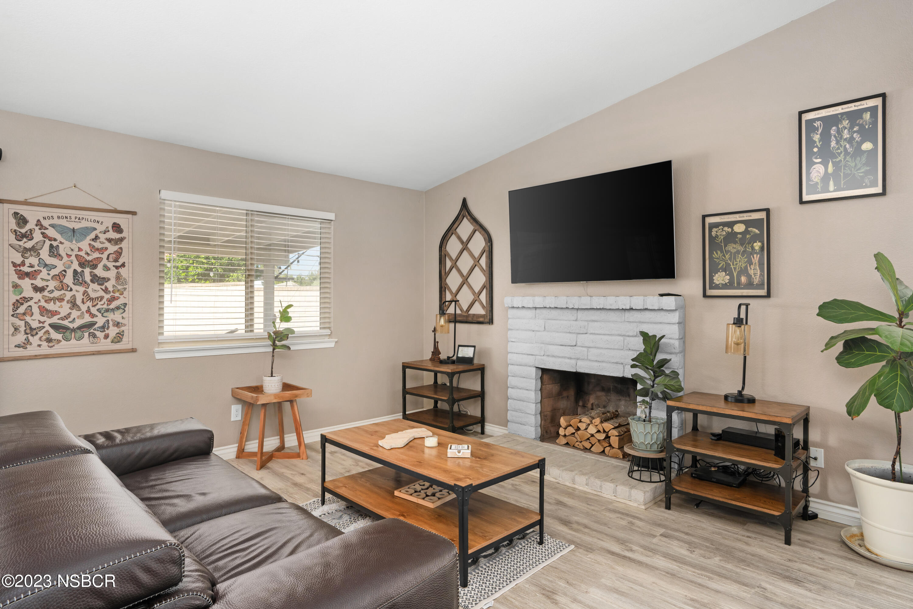 305 Chaplin Circle Lompoc, CA 93436 - Photo 11 of 41 305 Chaplin Cir-8