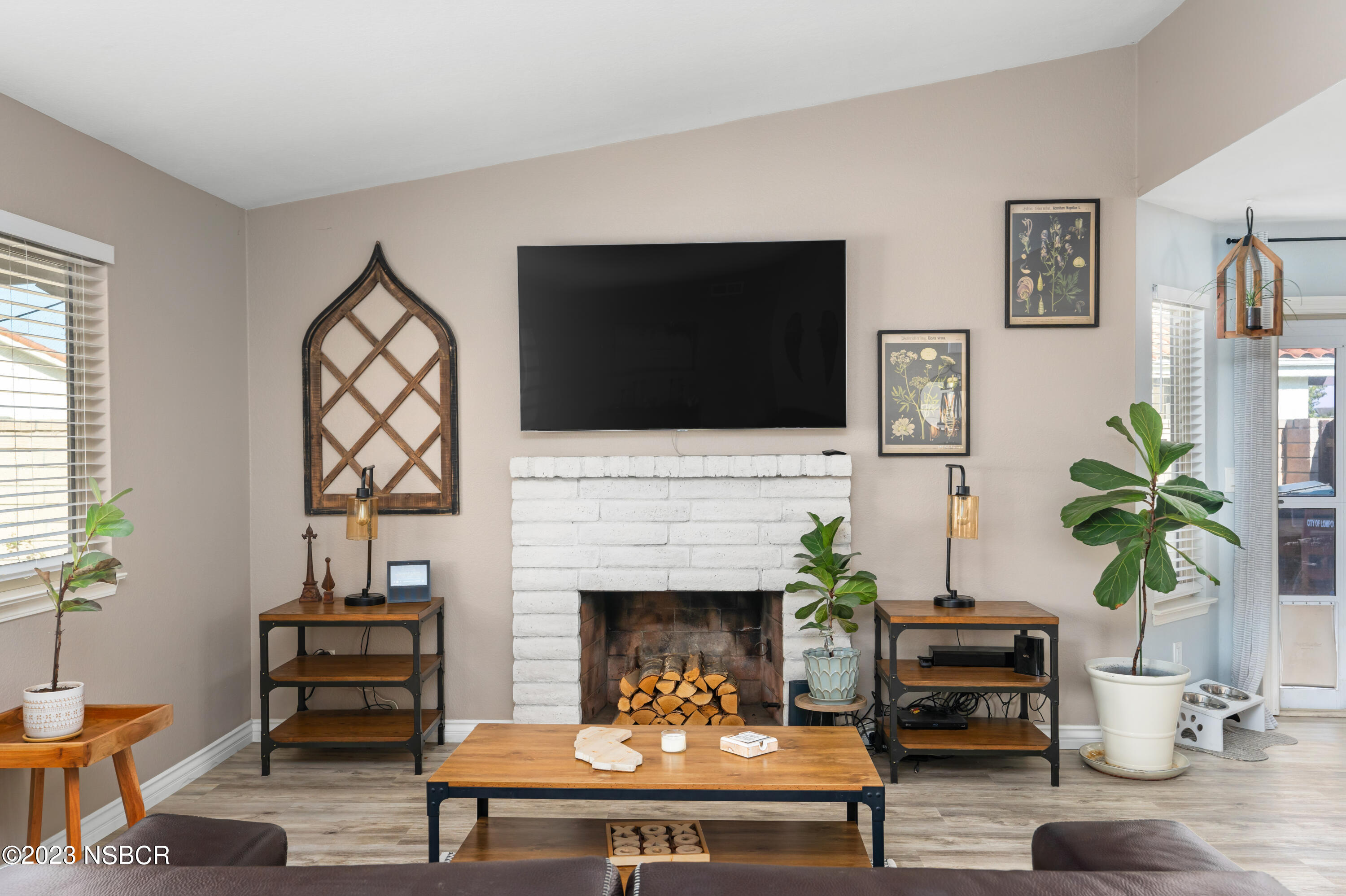 305 Chaplin Circle Lompoc, CA 93436 - Photo 12 of 41 305 Chaplin Cir-9