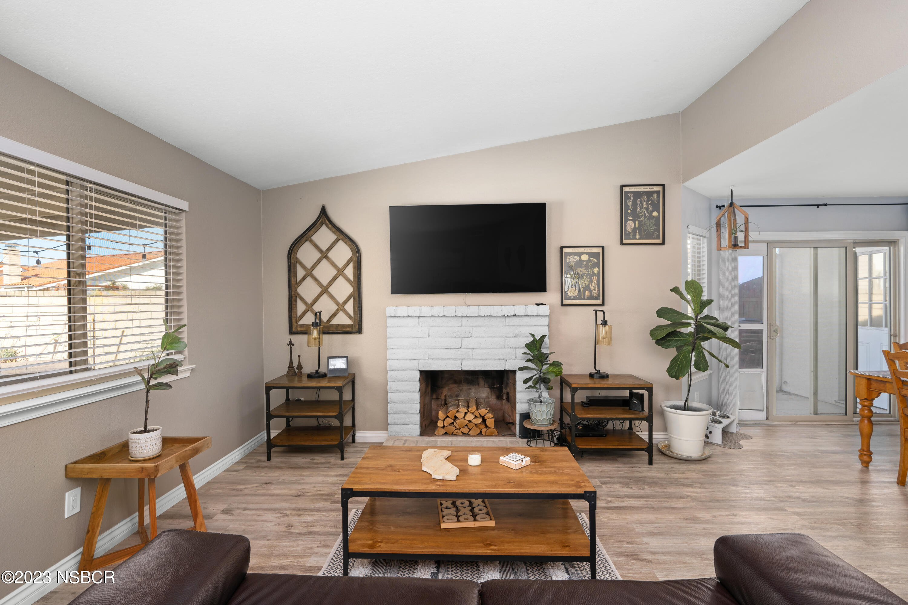 305 Chaplin Circle Lompoc, CA 93436 - Photo 13 of 41 305 Chaplin Cir-10