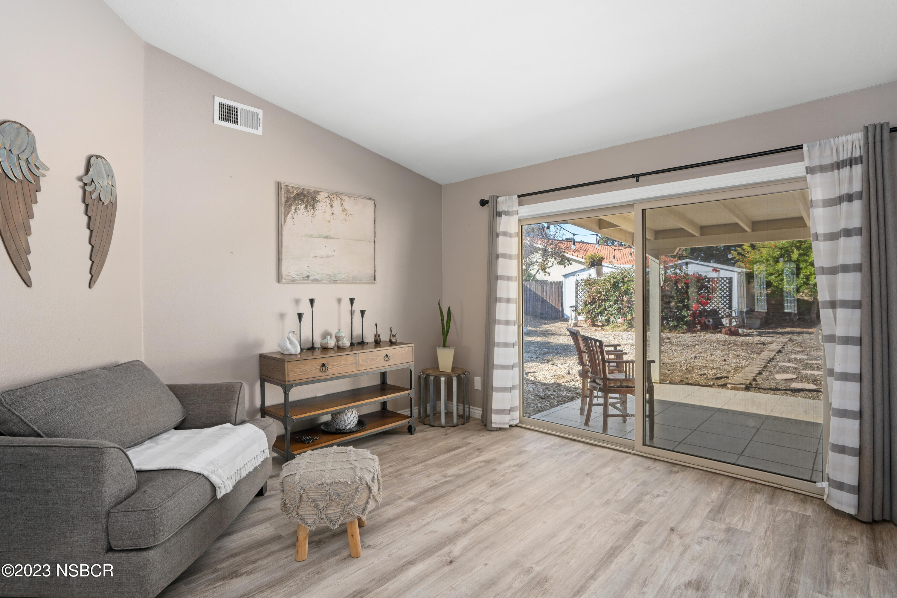 305 Chaplin Circle Lompoc, CA 93436 - Photo 15 of 41 305 Chaplin Cir-12