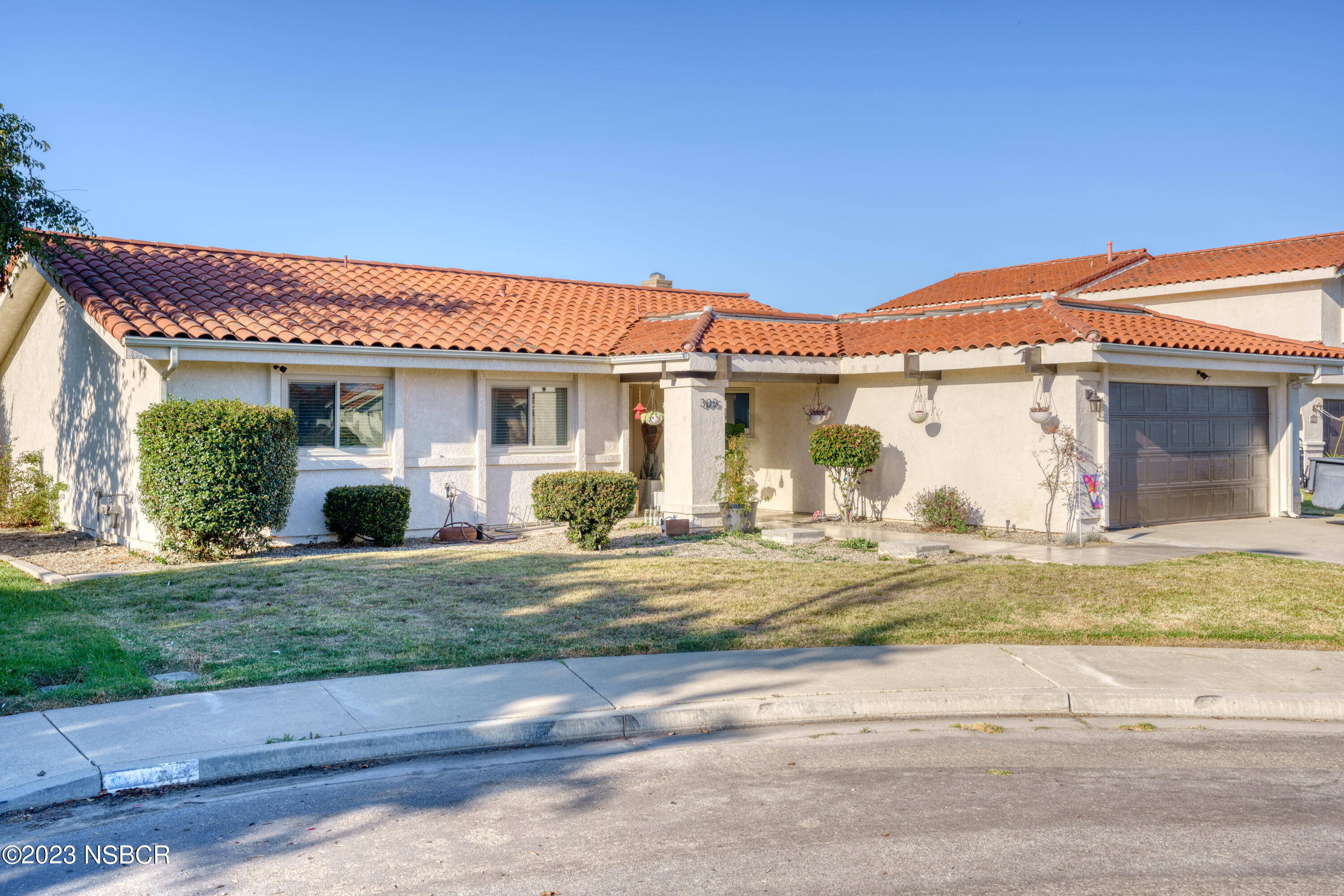 305 Chaplin Circle Lompoc, CA 93436 - Photo 6 of 41 305 Chaplin Cir-3