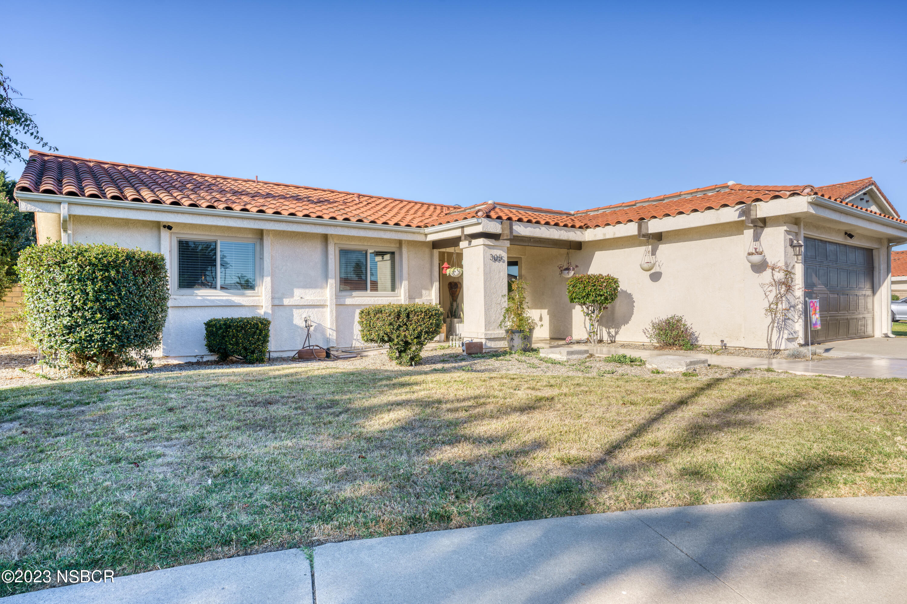 305 Chaplin Circle Lompoc, CA 93436 - Photo 7 of 41 305 Chaplin Cir-4
