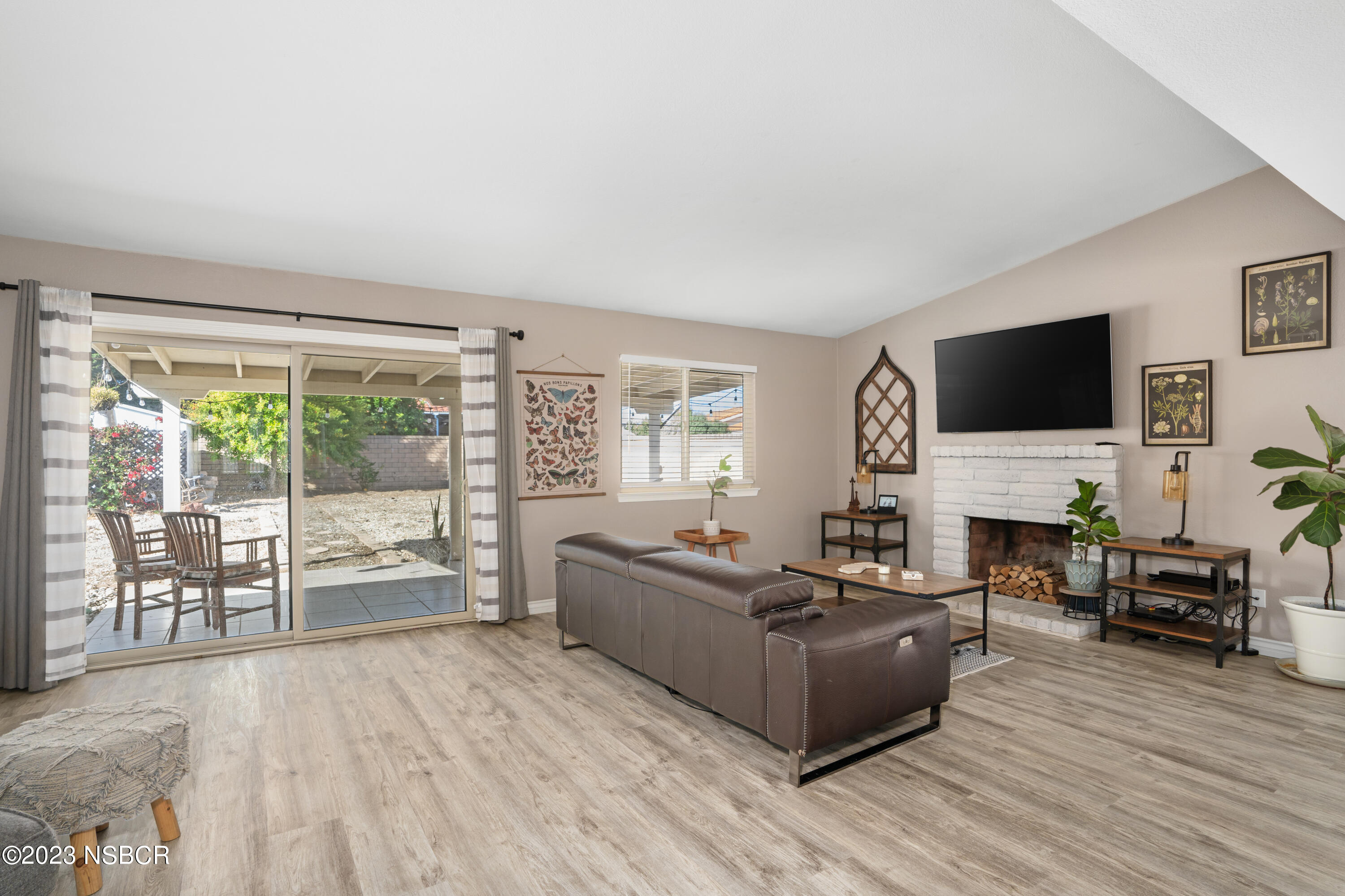 305 Chaplin Circle Lompoc, CA 93436 - Photo 9 of 41 305 Chaplin Cir-6