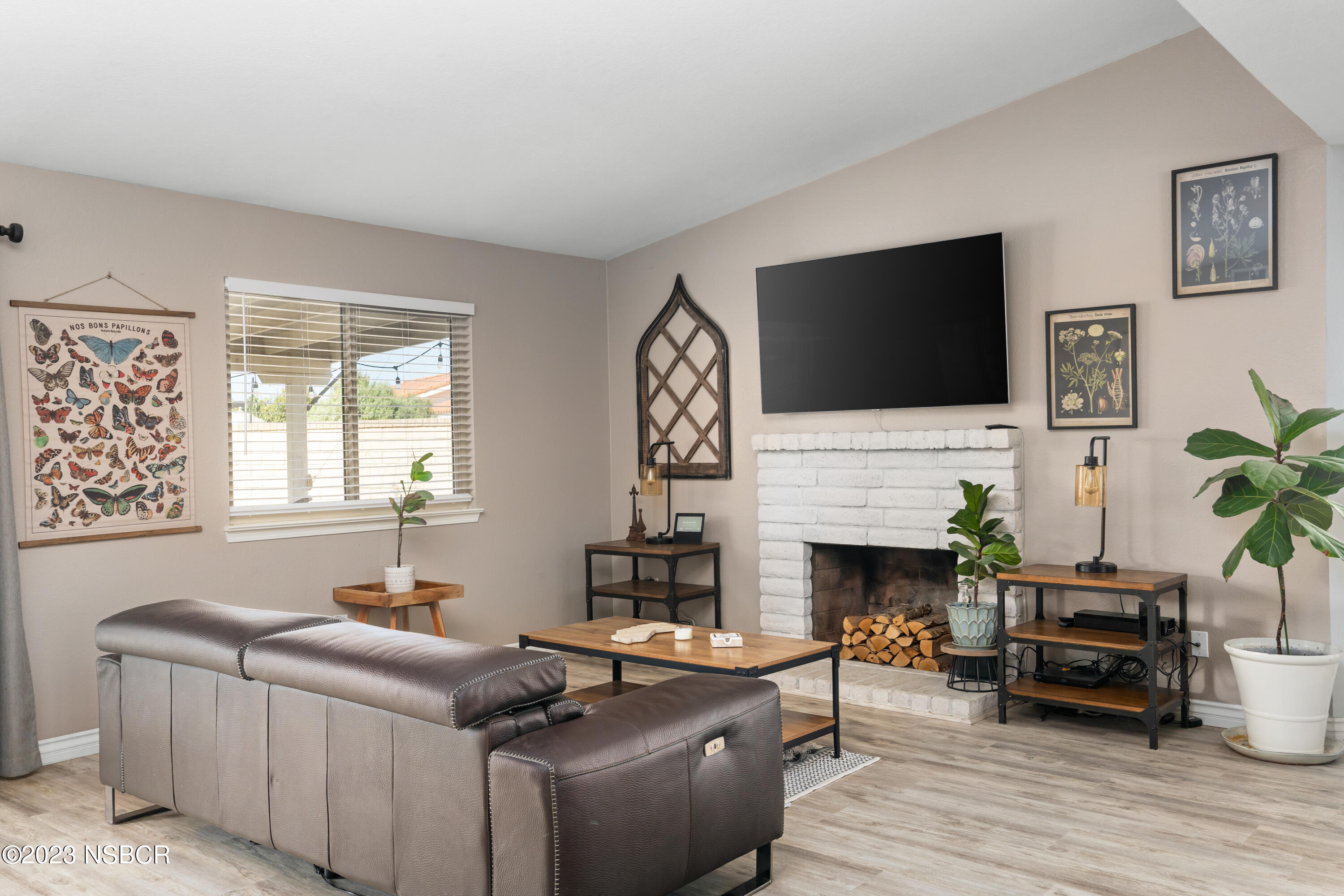 305 Chaplin Circle Lompoc, CA 93436 - Photo 10 of 41 305 Chaplin Cir-7