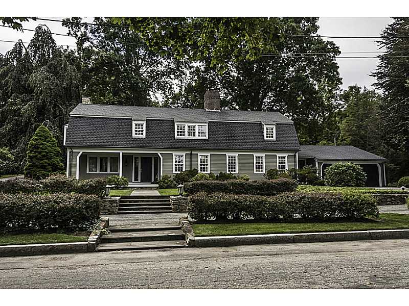 23 Belmont Road Warwick, RI 02818 - Photo 1 of 25 Exterior Front. SET ON CORNER LOT JUST BELOW SPENCER AVE.