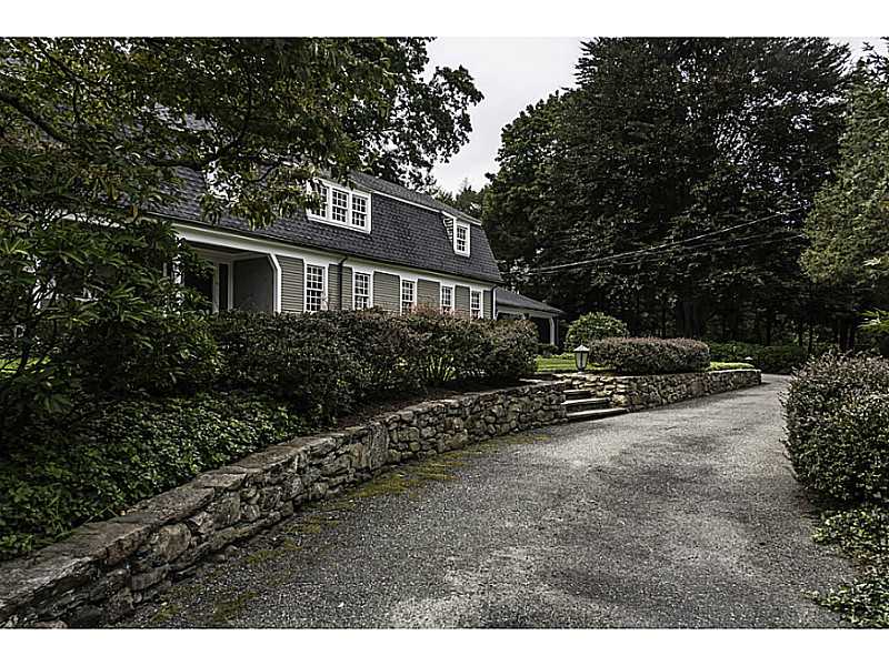 23 Belmont Road Warwick, RI 02818 - Photo 2 of 25 Exterior Front. CIRCULAR DRIVE WITH PLENTY OF PARKING.