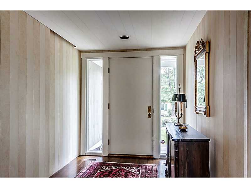 23 Belmont Road Warwick, RI 02818 - Photo 8 of 25 Entry. ENTRY FOYER WITH LARGE CLOSET
